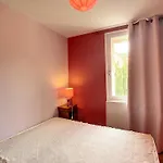 Hébergement de vacances Charmante Maison F4 Avec Terrasse Proche Thermes Et Centre, Animaux Acceptés - Fr-1-451-210